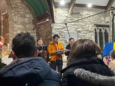 Canu Plygain singing